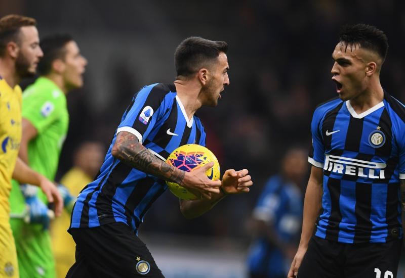 Milanski Inter i dalje se drži vrha tablice Serie A - Inter slavio nakon preokreta protiv Verone i preuzeo vrh 